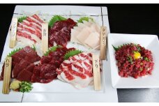 【熊本と畜】馬刺し 6種 420g （赤身 タテガミ ハツ サガリ フタエゴ ユッケ） 醤油 生姜 ユッケタレ 付き 馬肉 冷凍 食べ比べ セット