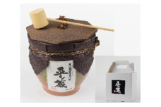 黒麹平蔵 甕壺入り 1800ml 25度 お酒 アルコール 飲料 飲み物 国産 芋焼酎 晩酌 宅呑み 家飲み 家呑み 上品 マイルド ご褒美 お祝い 記念日 地酒 おすすめ ギフト 贈り物 贈答 プレゼント おもてなし お取り寄せ グルメ おすそ分け 宮崎県 日南市 送料無料_CB10-191