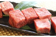 A4A5等級 黒毛和牛 綾牛サイコロステーキ（３００ｇ） モモ バラ 肉汁 甘みお肉 焼肉 BBQ