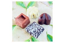 ホワイト＆ミルク＆ビター＆生チョコ詰合わせ〈４個〉白砂糖不使用