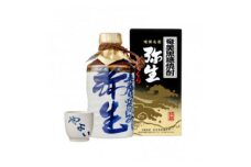 奄美でしか造れない黒糖焼酎「弥生とっくり」720ml　A024-009