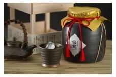 【黒糖焼酎】俊寛　(30度・1800ml・壺入り)【喜界島酒造】