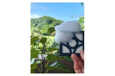 シルクさふんOKINAWA　花ブロック石けん（竹炭）　1個