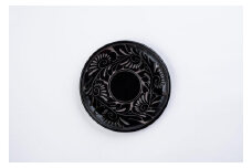皿 ＜受注生産品＞黒釉唐草線彫 ( 5寸皿 × 1枚 )