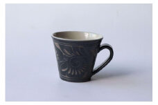 ＜受注生産品＞黒釉唐草線彫 ( マグカップ小 × 1個 )