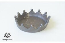 【沖縄のかわいい器】土の種のクラウン皿　キビ灰黒釉