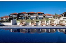 ふるさと納税宿泊ギフト券50000円×10枚セット【THE HIRAMATSU HOTELS & RESORTS 宜野座】 ひらまつ ホテルブランド 滞在型リゾート コバルトブルー 亜熱帯グリーン 朝日 自然 美食 居心地 マリンスポーツ 沖縄の海 旅行 記念日 贅沢 リゾートホテル 特別な くつろぎ 人気 至福 楽しみ
