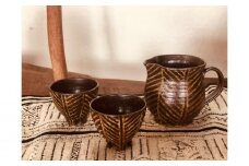 ＜南陶窯＞ピッチャー&四つ足カップ（ミニ２個）セット【灰釉・線紋】 ☆ やちむん 久場政一 読谷村 沖縄 エスニックテイスト セット