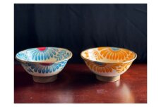 【陶芸工房ふじ】6寸マカイ＜1枚焼き＞帯唐草水色・帯唐草オレンジ２枚ペア 〇 読谷村 やちむん 沖縄 焼き物 そば 花柄 地場産品 手作り どんぶり