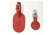 久米島の亀ロゴ入り革製ラゲッジタグ(赤)＆キーホルダー(1枚革赤)