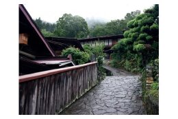 ③　南アルプス温泉郷の実現や旧村一拠点づくりのための事業